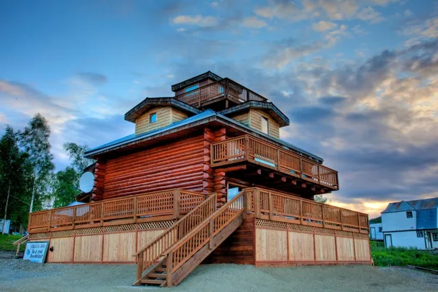 Falcon Inn Bed & Breakfast/Hotel/Hangar/Logistics