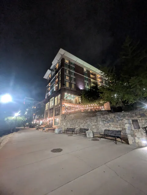 Art Crossing at Riverplace