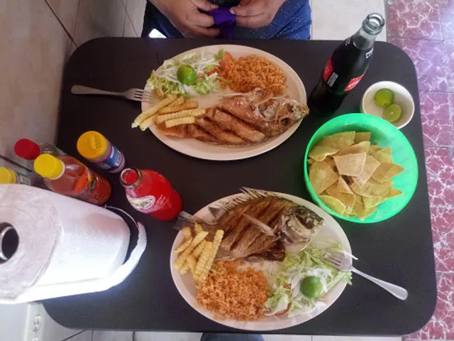 Pescaderia y Coctelería Tano 2