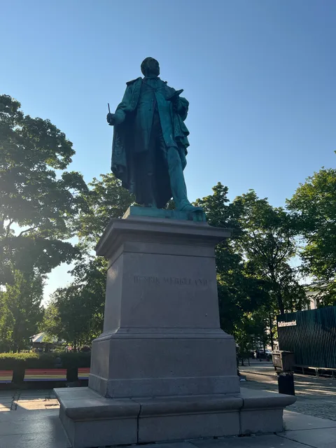 Statue of Henrik Wergeland