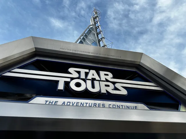 Star Tours - The Adventures Continue
