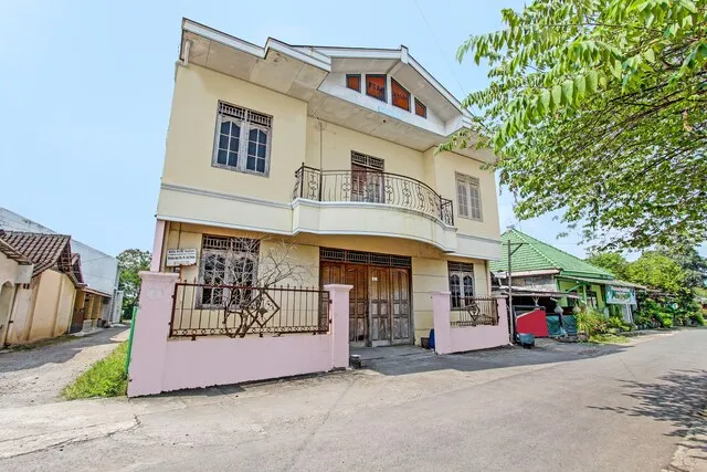 SPOT ON 92434 Puri Kasih Guest House Syariah