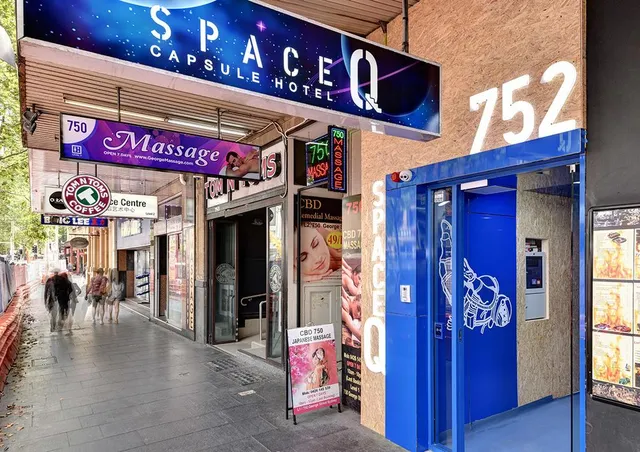 Space Q Capsule Hotel