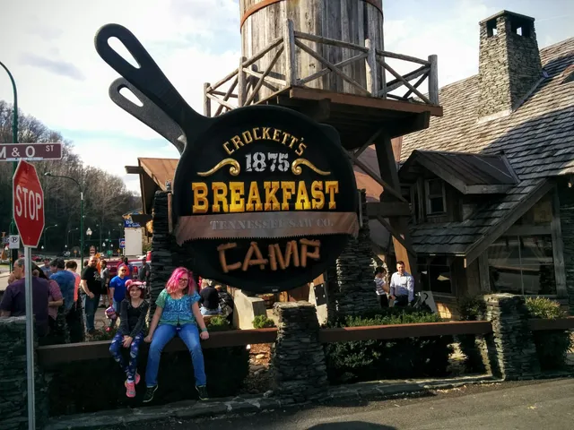 Crockett's Breakfast Camp