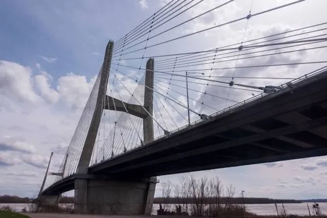 Bill Emerson Memorial Bridge