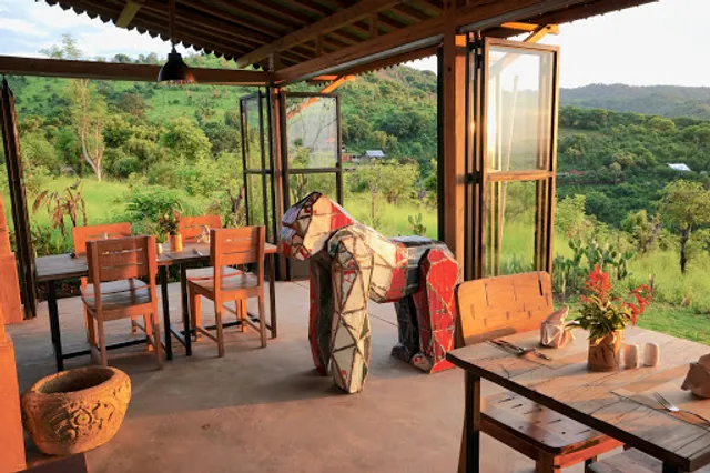 Senja Restaurant Sumberkima Hill retreat