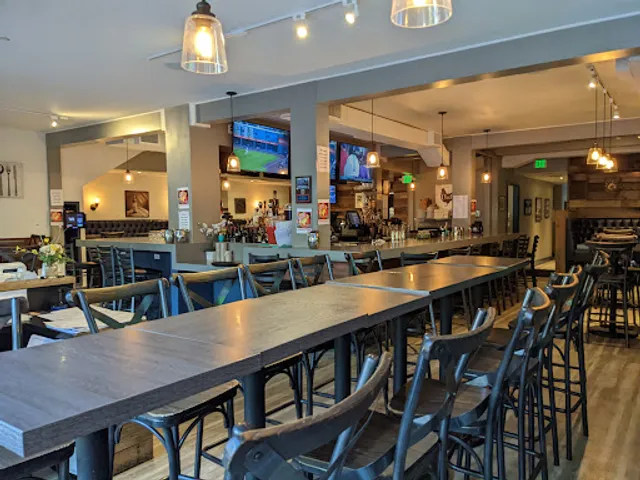 1515 Restaurant & Lounge