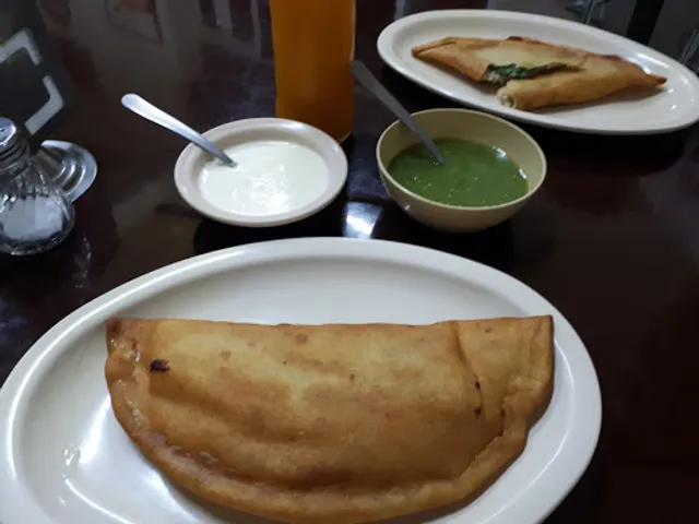 The Nephew's Aunt Molotes