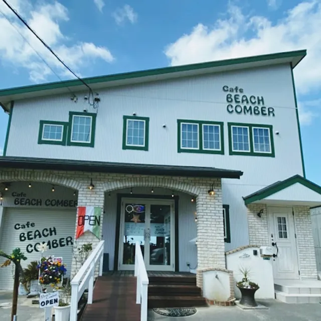 Cafe BEACH COMBER