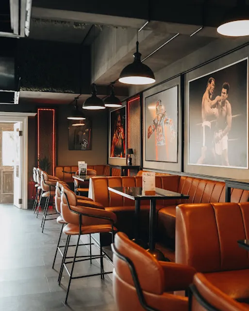 MUNCHY - Burger | Café | Sportsbar - formerly Hendricks