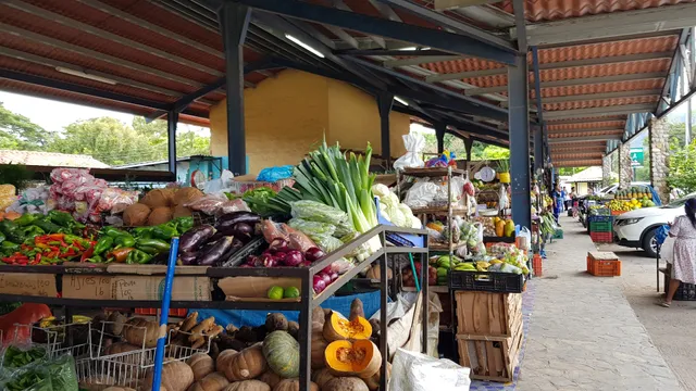 El Valle Market