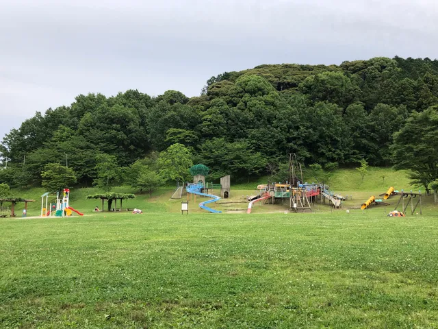 Sasagurimachi Sogoundo Koen Kabutonomori Park