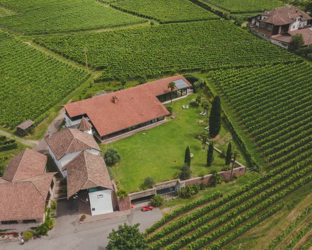 Thanhammer Adults Only Ferienwohnungen in Terlan mit Pool und Frühstück