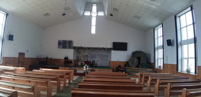 Tserkov' Svyatoy Troitsy