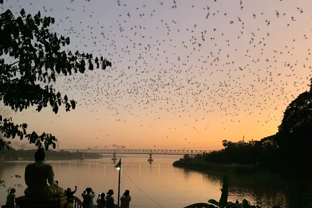 Bat Cave (လင်းနို့ဂူ)