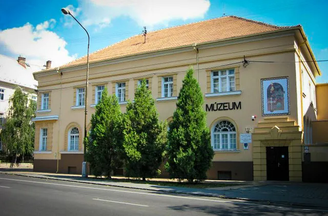 Múzeum Jána Thaina v Nových Zámkoch - Thain János Múzeum Érsekújvár
