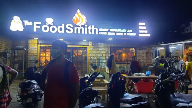 The FoodSmith WoodFire Pizza & Grill