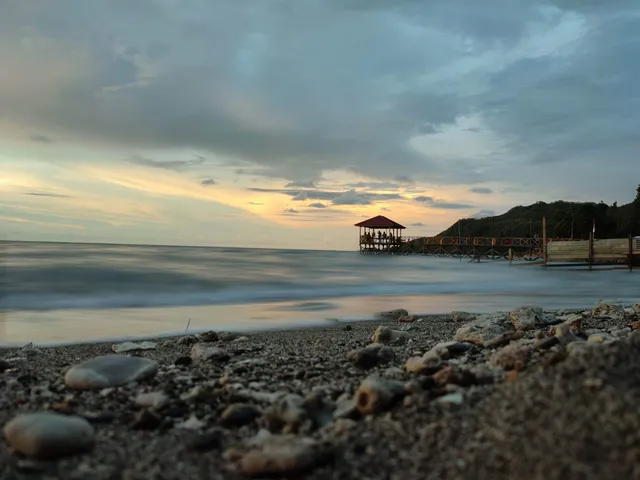 Wisata Pantai Tapandullu