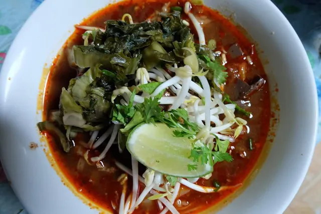 น้ำเงี้ยวป้าสุ & อาหารตามสั่ง