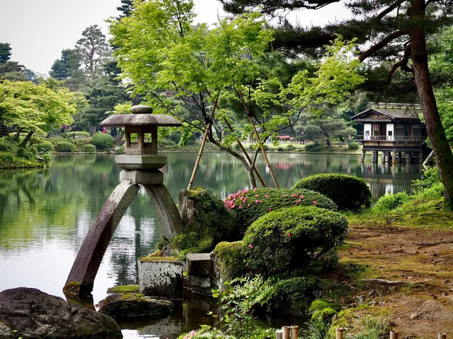 Kotoji Toro (Stone Lantern)