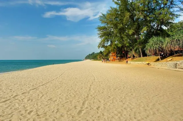 Pantai Teluk Cempedak