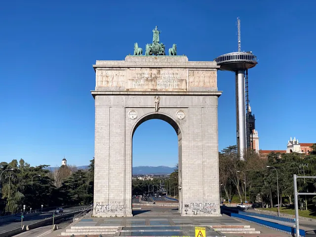Arco de Moncloa