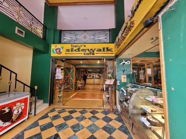 Nahar's Sidewalk Cafe