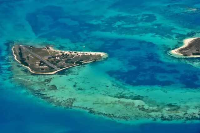 Dos Mosquises Islands