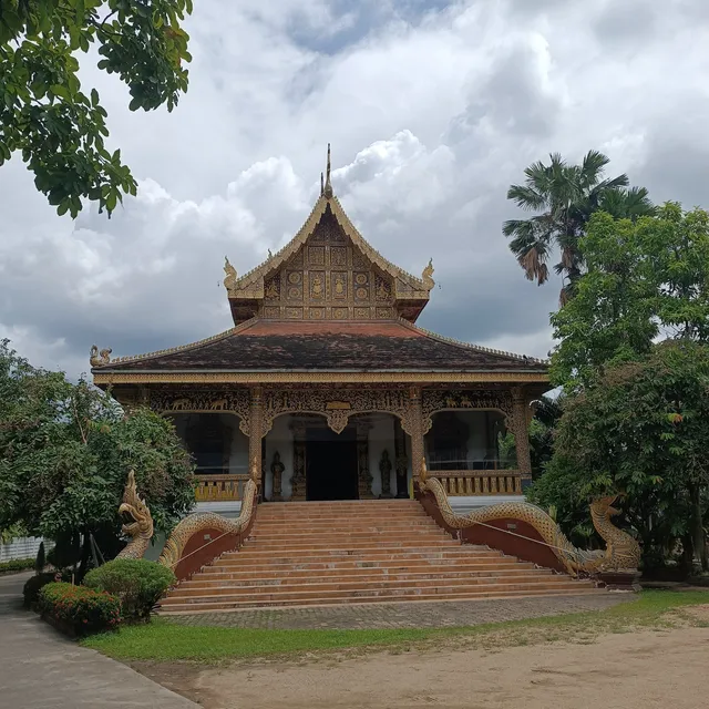Wat Chiang Chom (Wat Chedi Plong)