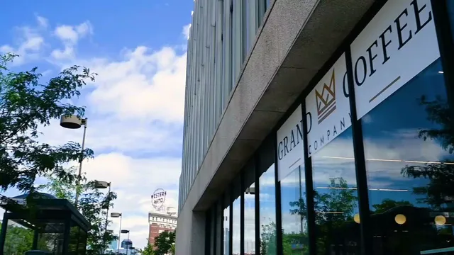 Grand Coffee + Smoothies - Crown Center