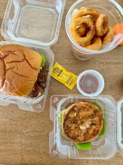 Sunny Beach Oceanside Cafe