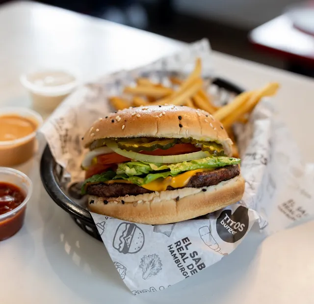 Tito´s Burger Bahía