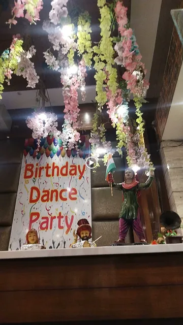 New Tourist Hotel & Restaurant