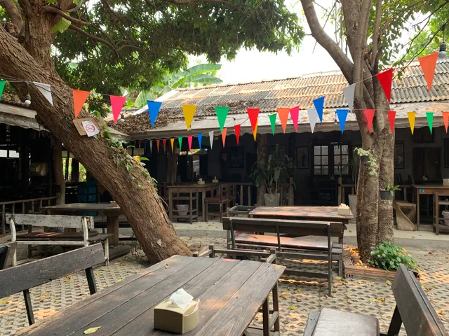 ลาบไก่บ้านโฮ่ง