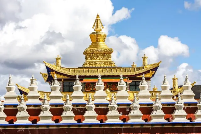 Muya Golden Tower