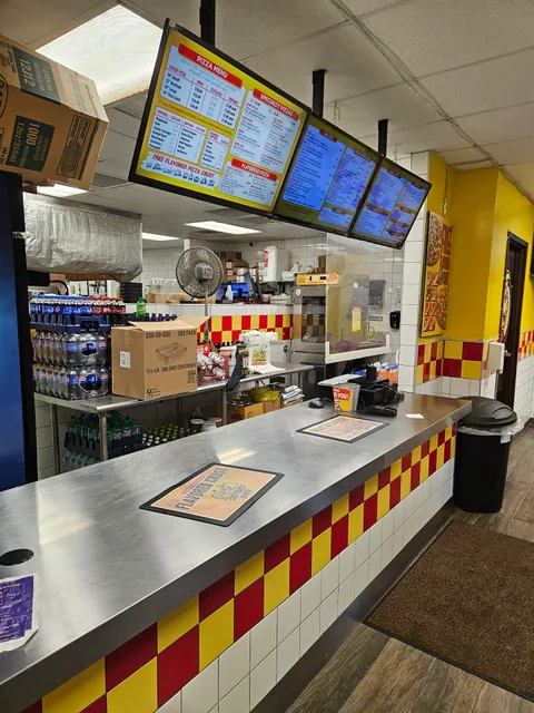 Hungry Howie's Pizza & Subs