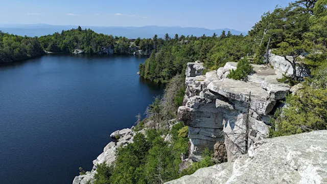 Lake Minnewaska Carriage Road trailhead