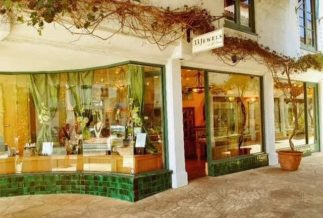 33 Jewels at El Paseo