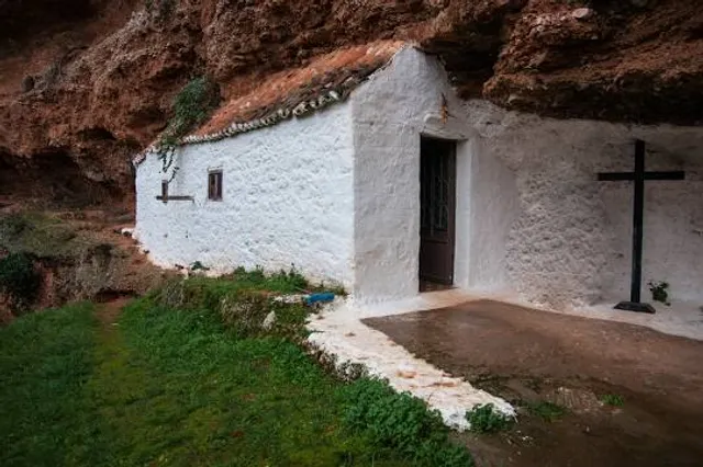 Οι Δολίνες Σπηλιές των Διδύμων Αργολίδας [''Caves of the Twins Dolines'']