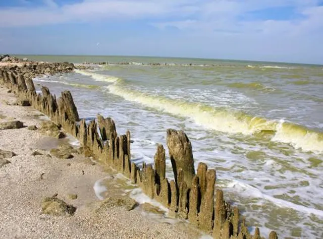 Plyazh Yeyskaya Kosa