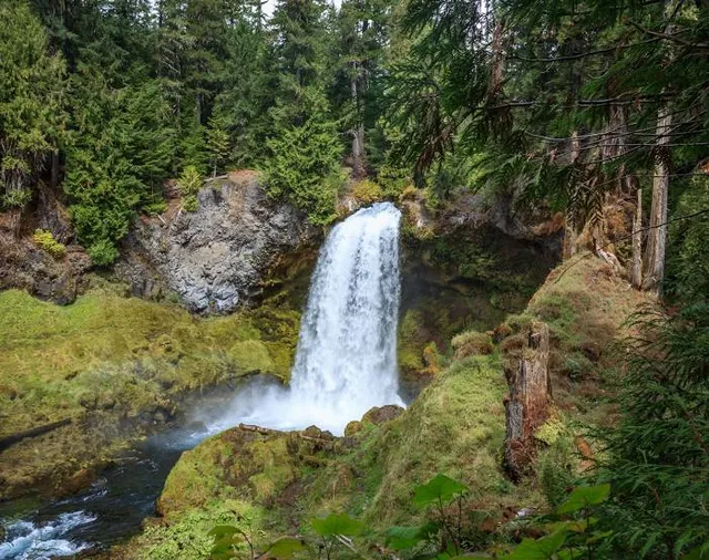 Sahalie Falls