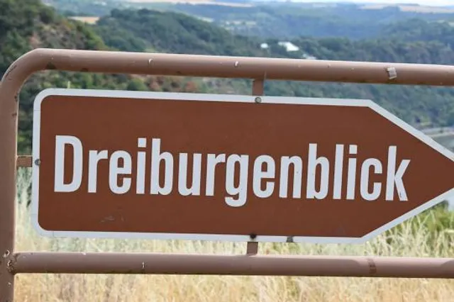 Dreiburgenblick