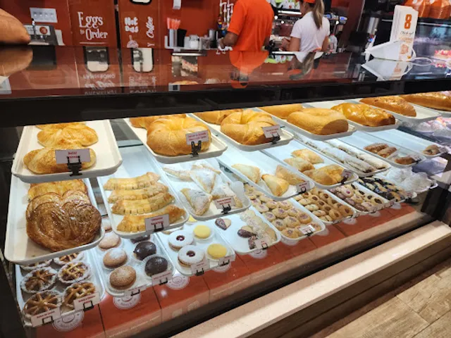 Mecatos Bakery & Café