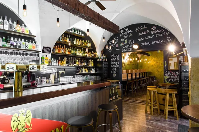 Nevinný Innocent Wine Bar