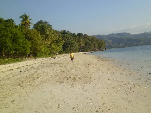 Ketebe Beach (Reo)