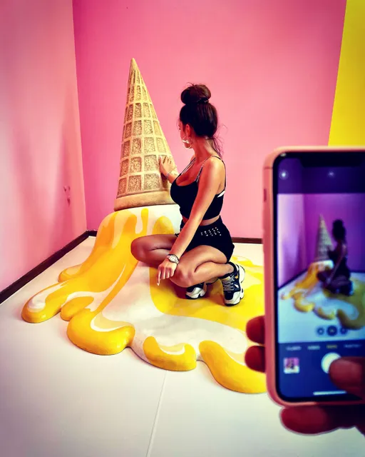 SELFIE MUSEUM ROMANIA