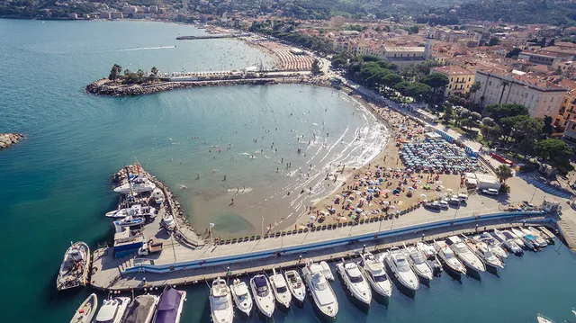 Spiaggia libera attrezzata "Al Mappamondo"