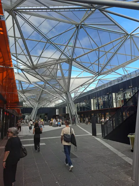 Garibaldi Central Station Apartment