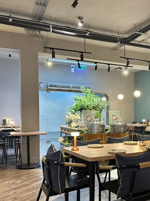 Kinlenn Eatery & Play Ari