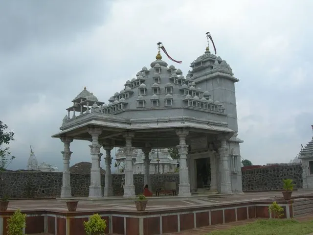 Digambar Jain Temple, Muktagiri